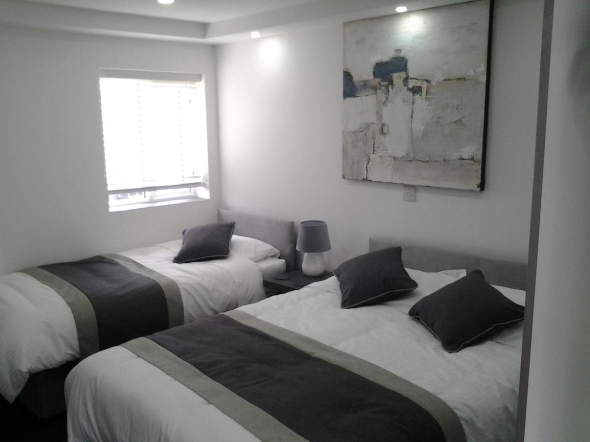 Dowlais Lady Charlotte Guest Rooms Triple Rooms מראה חיצוני תמונה