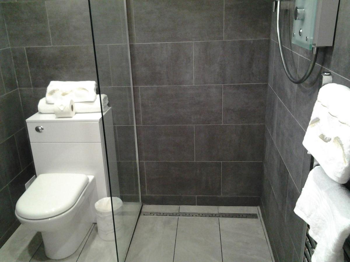 Dowlais Lady Charlotte Guest Rooms Triple Rooms מראה חיצוני תמונה